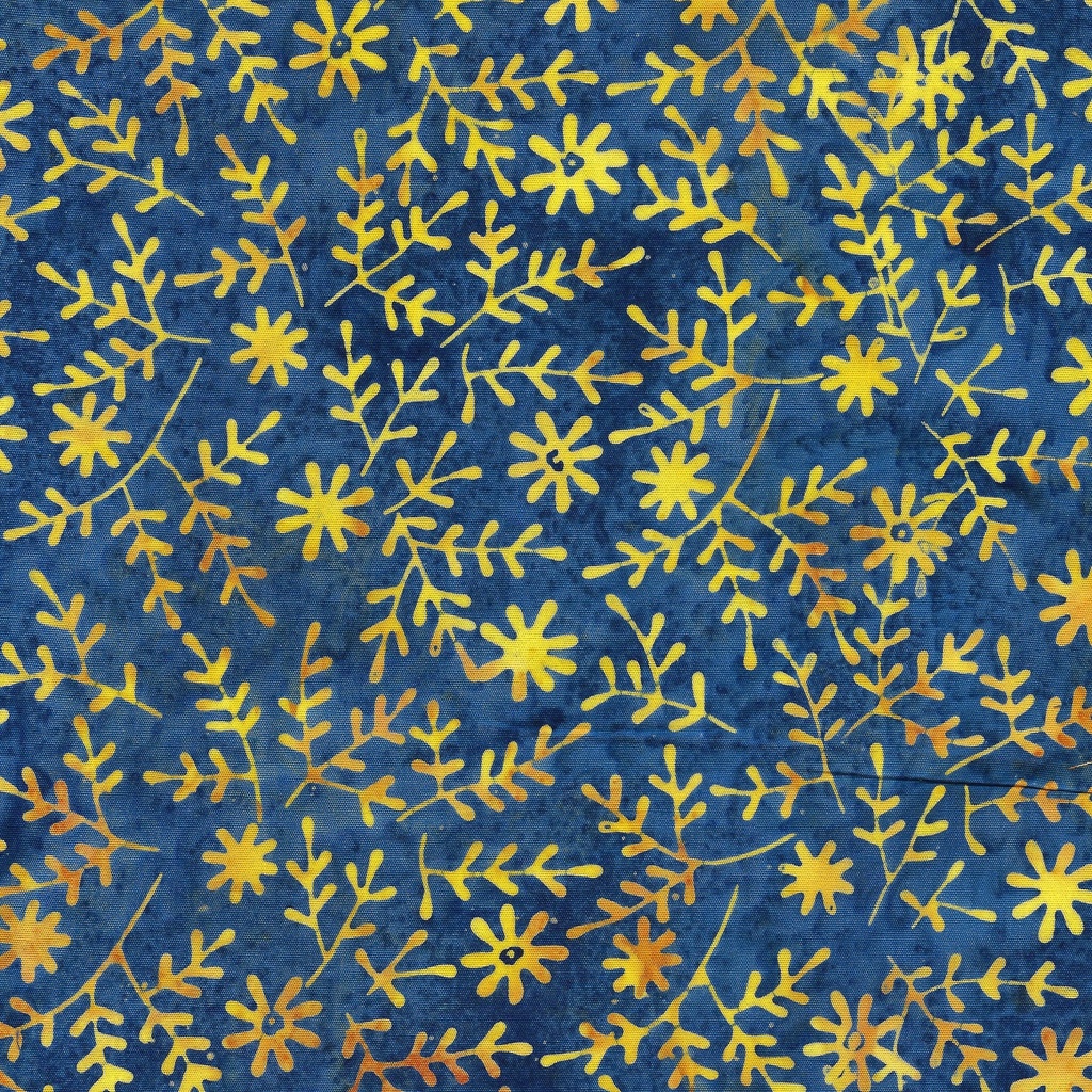 112433570 / Sprig With Small Daisy-Blue Cornflower