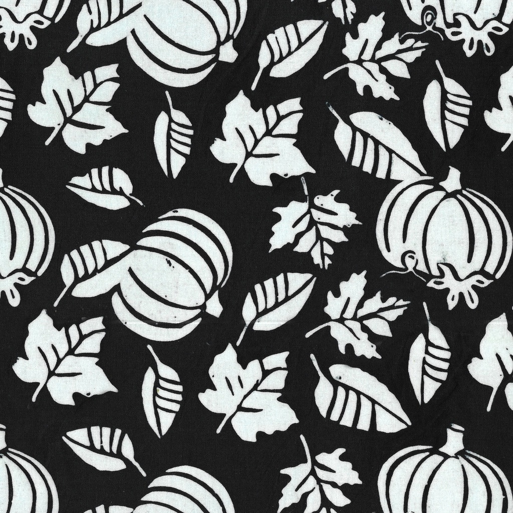 122367797 / Pumpkin Leaves-Black White