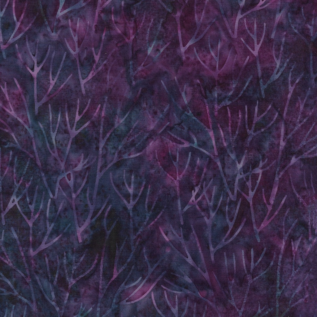 122431475 / Branch-Purple Eggplant