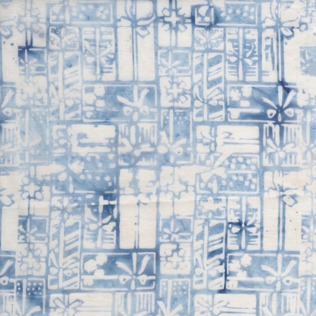 [122512510] 122512510 / Wrapped Presents Blue Sky