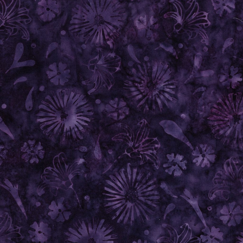 122532460 / Medium Daisies and Lillies Purple Hyacinth