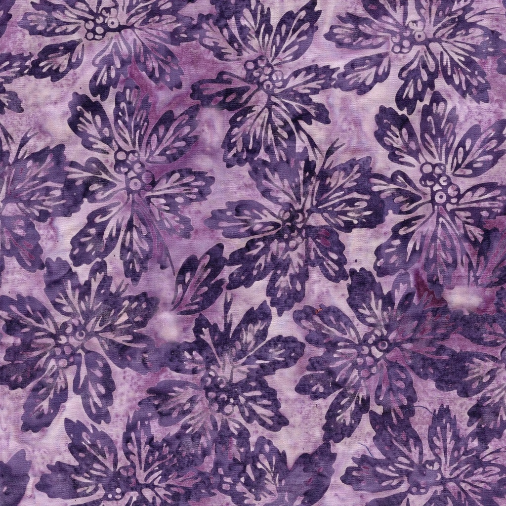 [122544425] 122544425 / Leaves and Berry Clusters Purple Heather