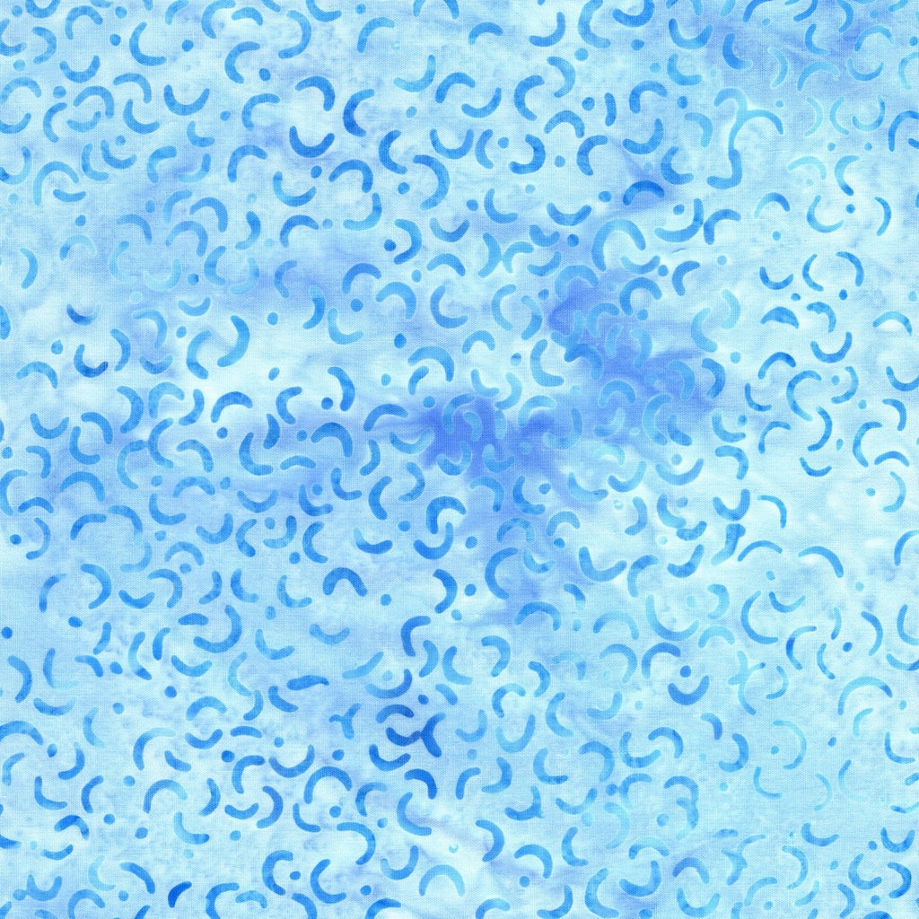 612505510 / Macaroni-Blue Sky