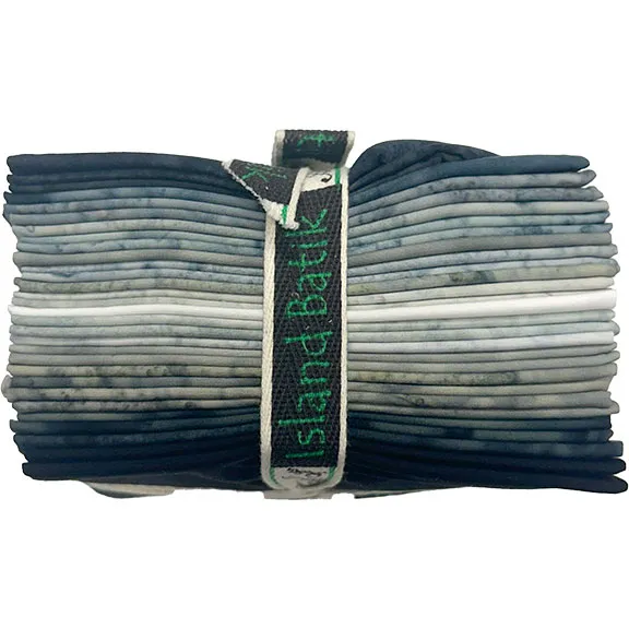 [Bodacious Black-FQ] Bodacious Black-FQ / Bodacious Black Batiks Fat Quarter Pack