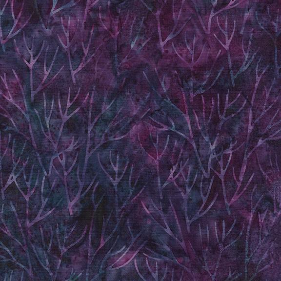 122431475 / Branch-Purple Eggplant